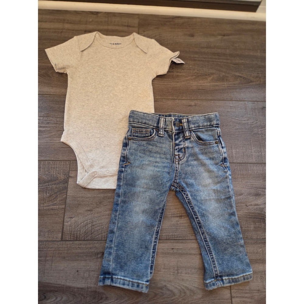 Old navy baby boy set 18-24 mos‎